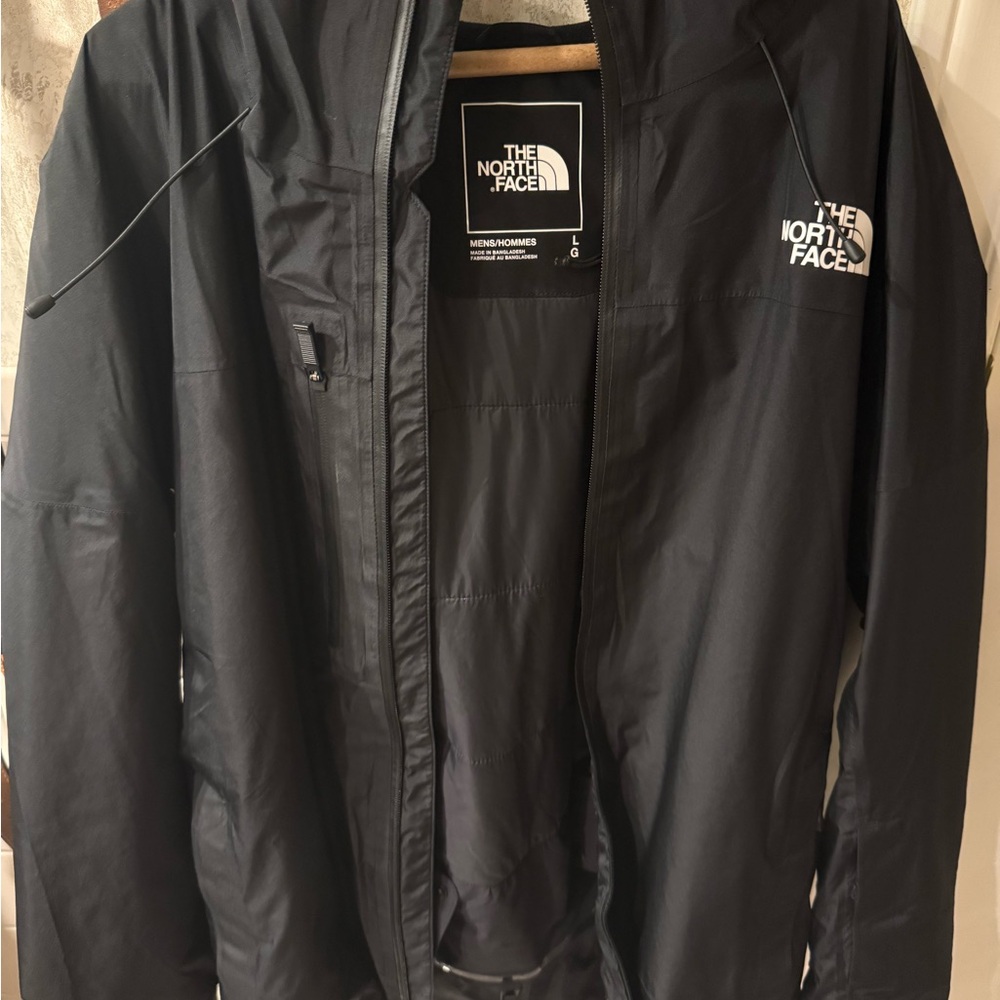 Men’s GORE-TEX® Dawnstrike Insulated Jacket
Large Black